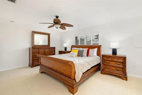 565 Commonwealth Place Sarasota FL 34242