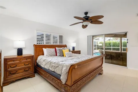 565 Commonwealth Place Sarasota FL 34242