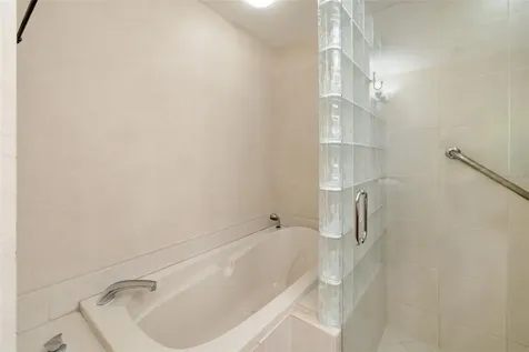 565 Commonwealth Place Sarasota FL 34242