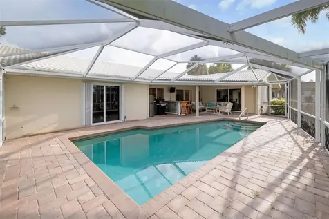 565 Commonwealth Place Sarasota FL 34242