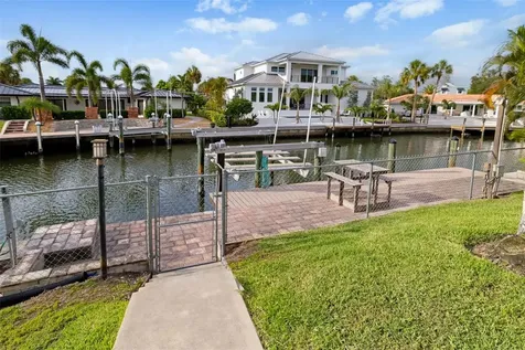 565 Commonwealth Place Sarasota FL 34242