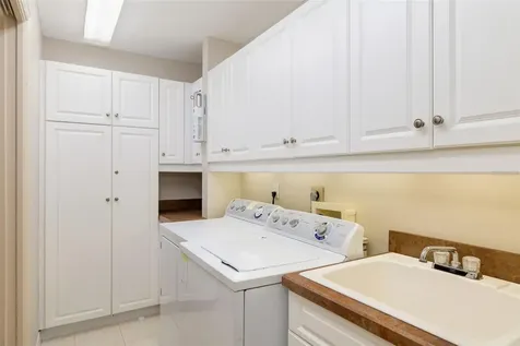565 Commonwealth Place Sarasota FL 34242