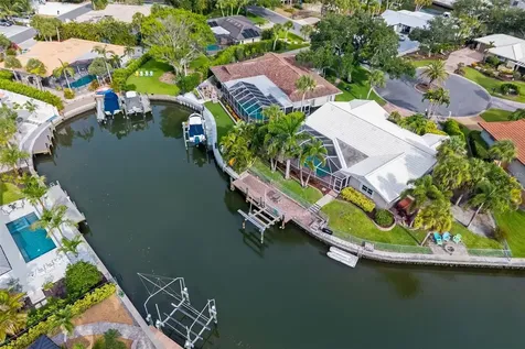 565 Commonwealth Place Sarasota FL 34242
