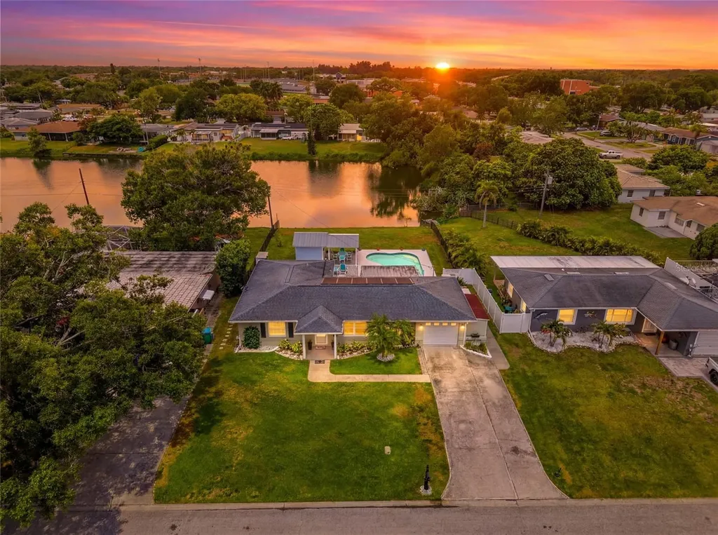 4822 60th Way N Kenneth City FL 33709