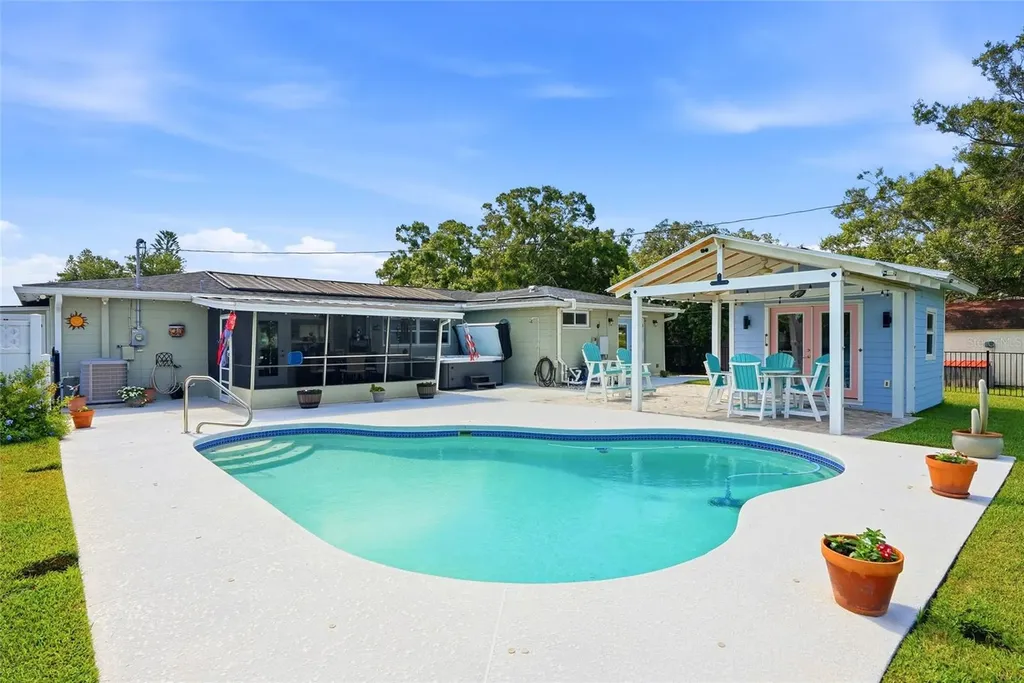 4822 60th Way N Kenneth City FL 33709