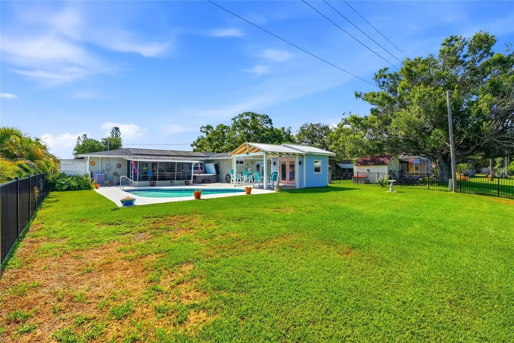 4822 60th Way N Kenneth City FL 33709