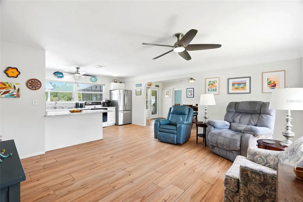 4822 60th Way N Kenneth City FL 33709