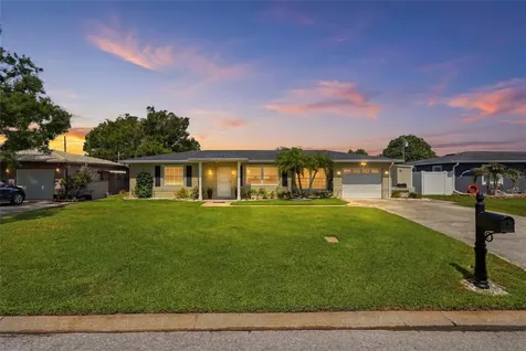 4822 60th Way N Kenneth City FL 33709