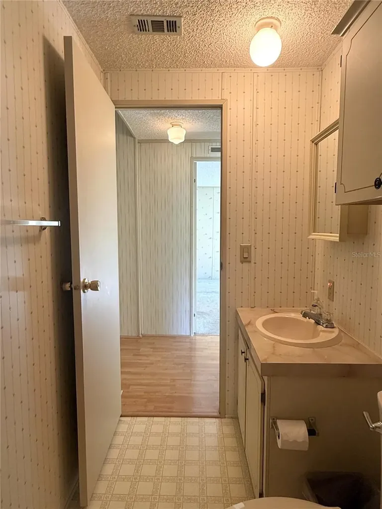 4550 Charter Street Zephyrhills FL 33542
