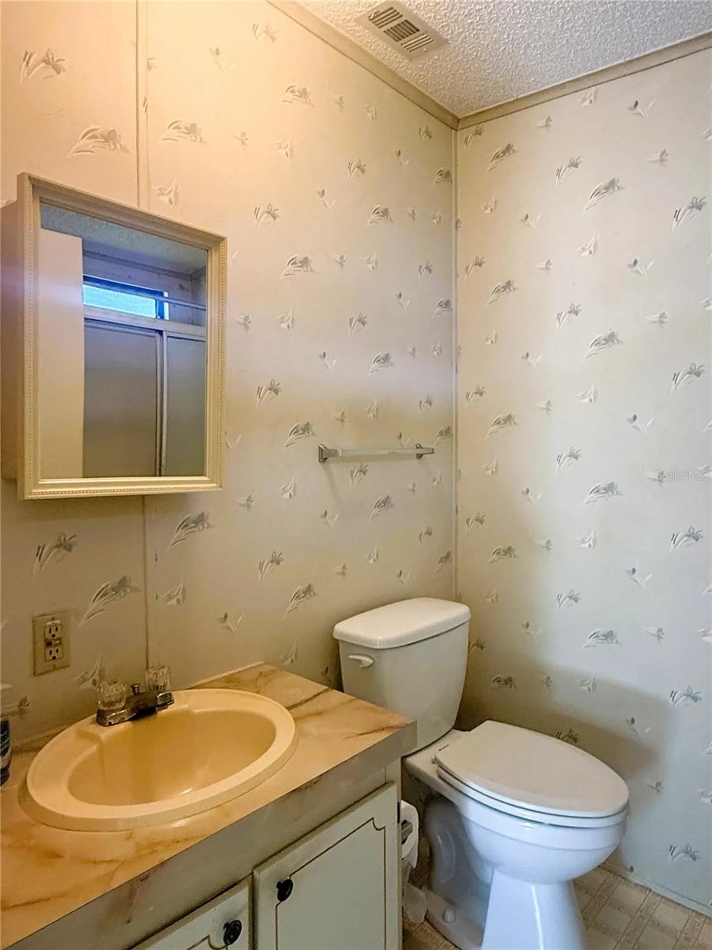 4550 Charter Street Zephyrhills FL 33542