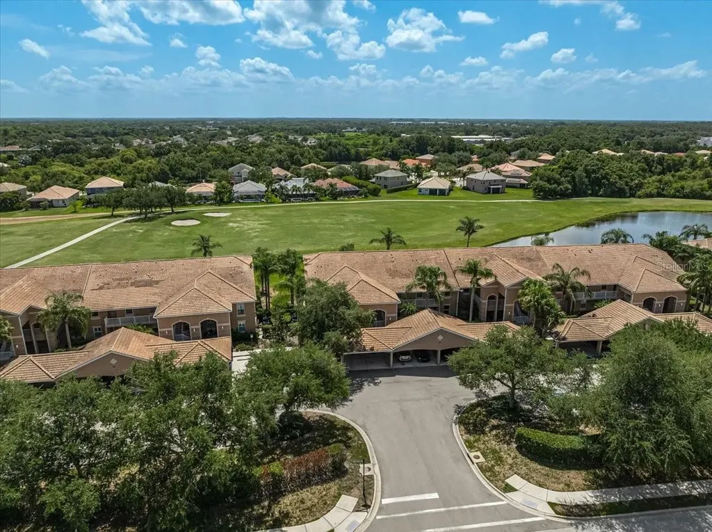 915 Fairwaycove Lane Bradenton FL 34212