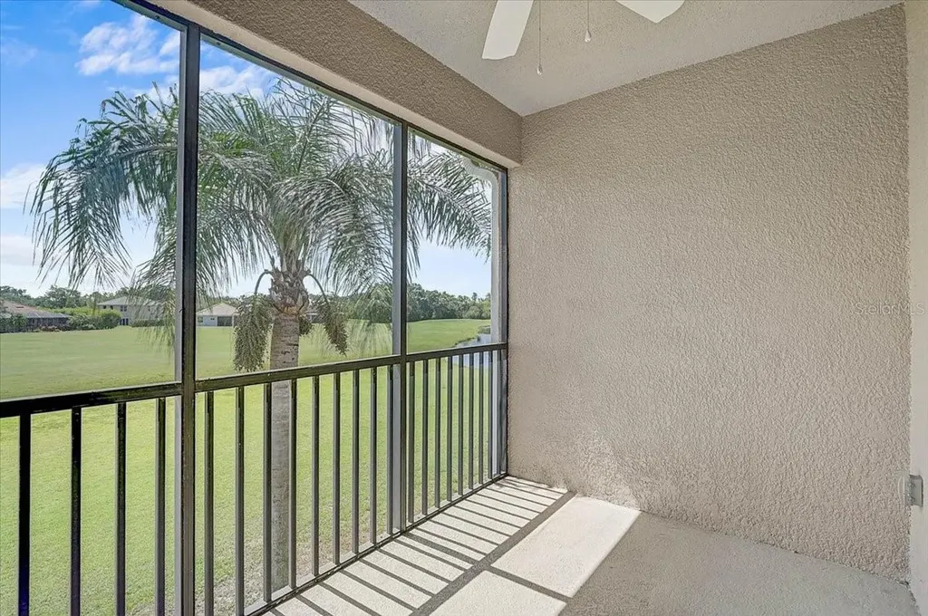 915 Fairwaycove Lane Bradenton FL 34212