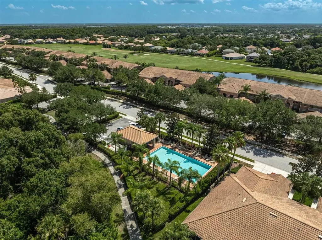 915 Fairwaycove Lane Bradenton FL 34212