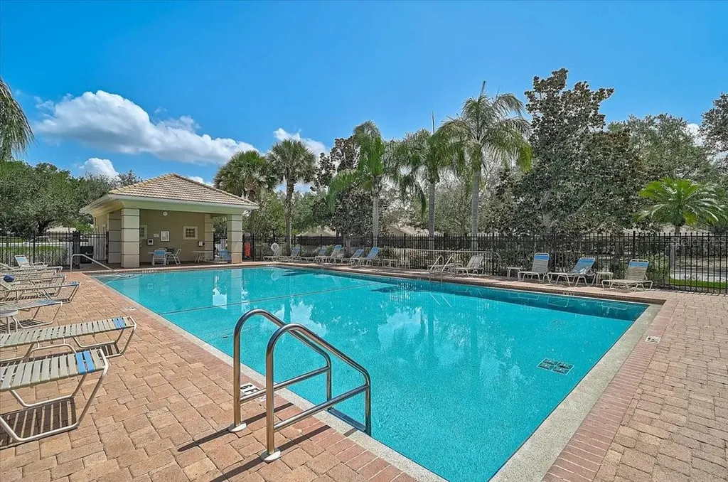 915 Fairwaycove Lane Bradenton FL 34212