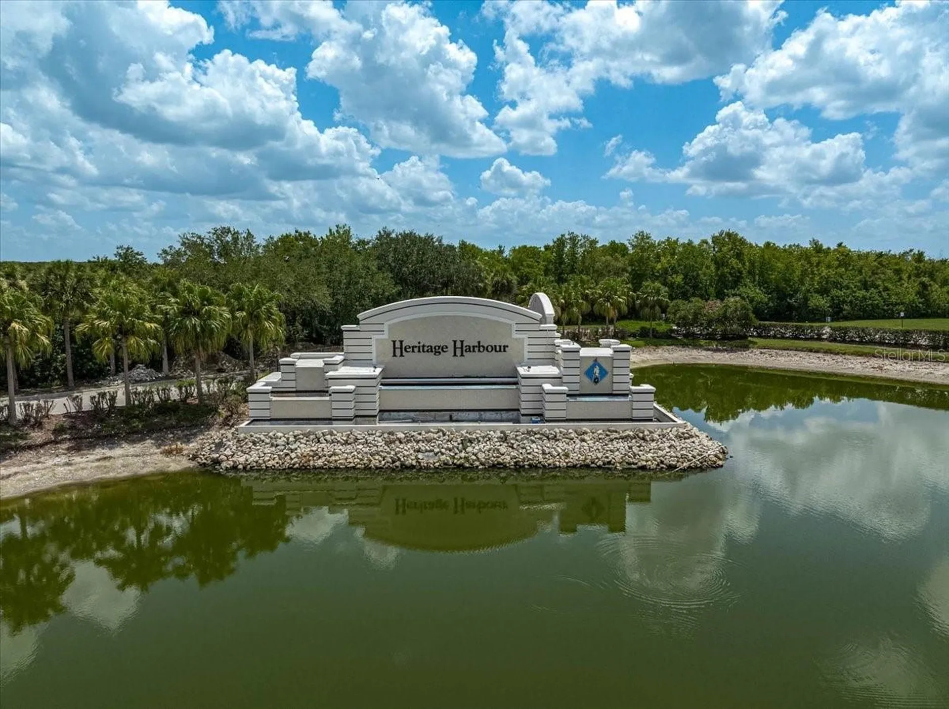 915 Fairwaycove Lane Bradenton FL 34212