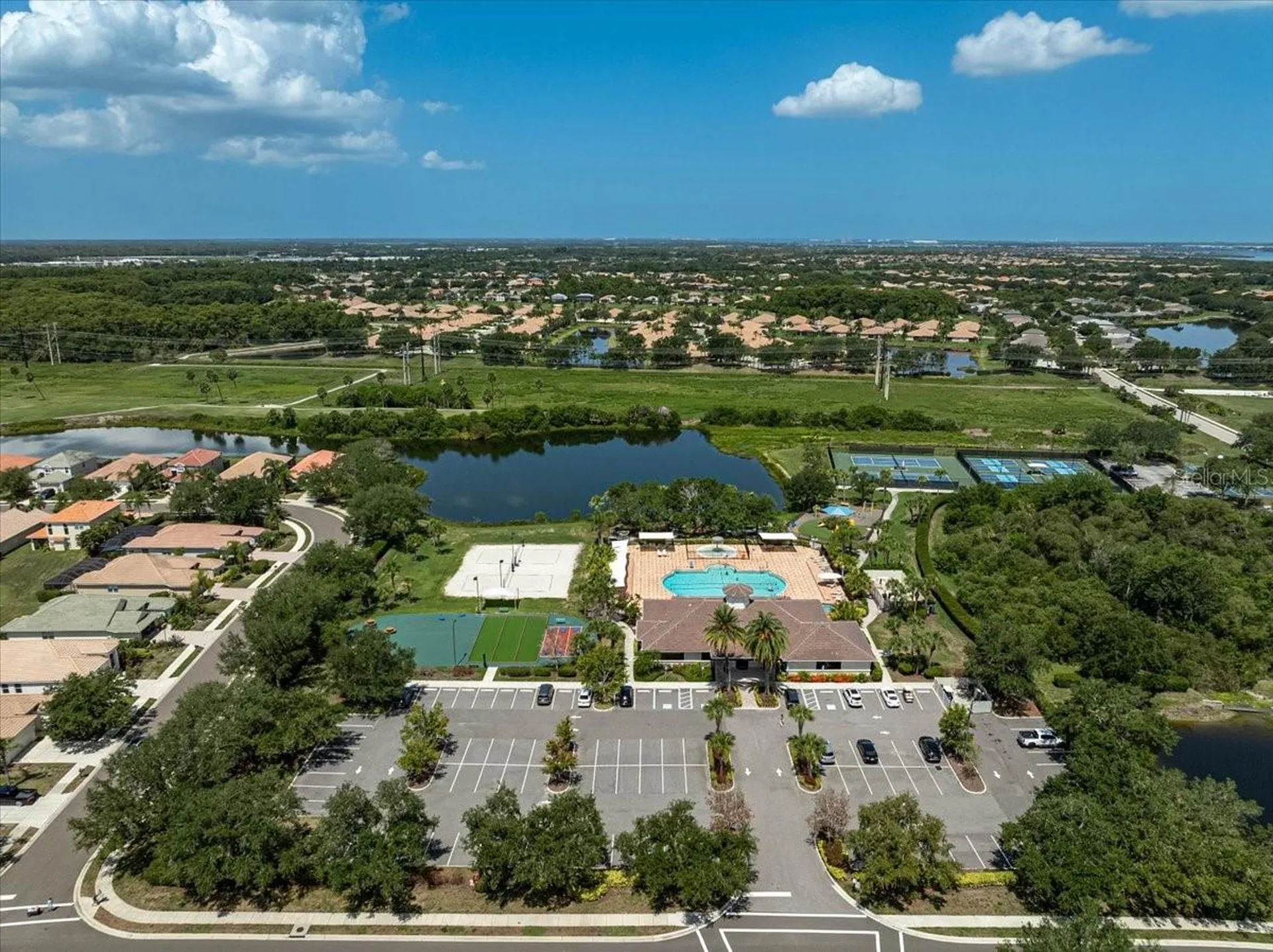 915 Fairwaycove Lane Bradenton FL 34212