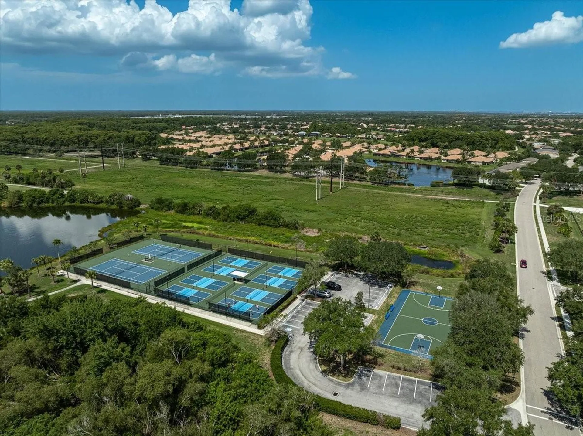 915 Fairwaycove Lane Bradenton FL 34212