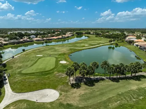 915 Fairwaycove Lane Bradenton FL 34212
