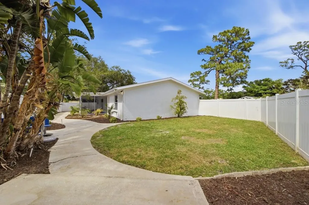 7520 20th Street N St Petersburg FL 33702