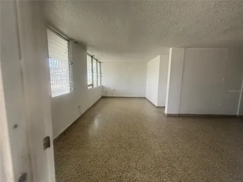 Calle 18 Bloque 23 Bayamon PR 00959