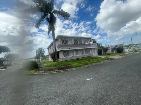 Calle 18 Bloque 23 Bayamon PR 00959