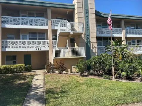 445 32nd Avenue N St Petersburg FL 33704