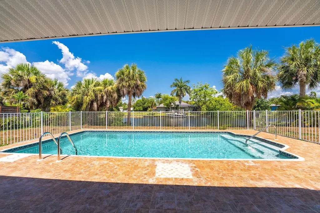 18321 Wolbrette Circle Port Charlotte FL 33948