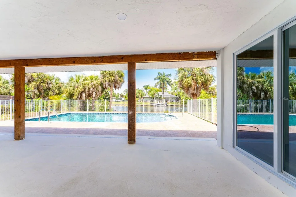 18321 Wolbrette Circle Port Charlotte FL 33948