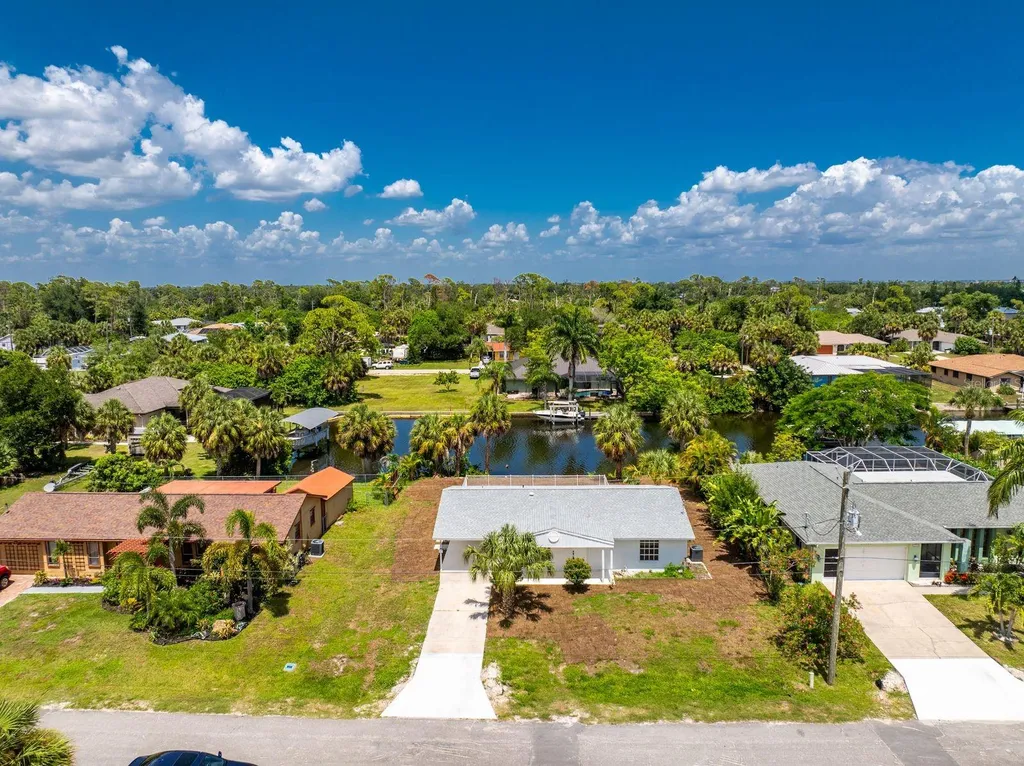 18321 Wolbrette Circle Port Charlotte FL 33948