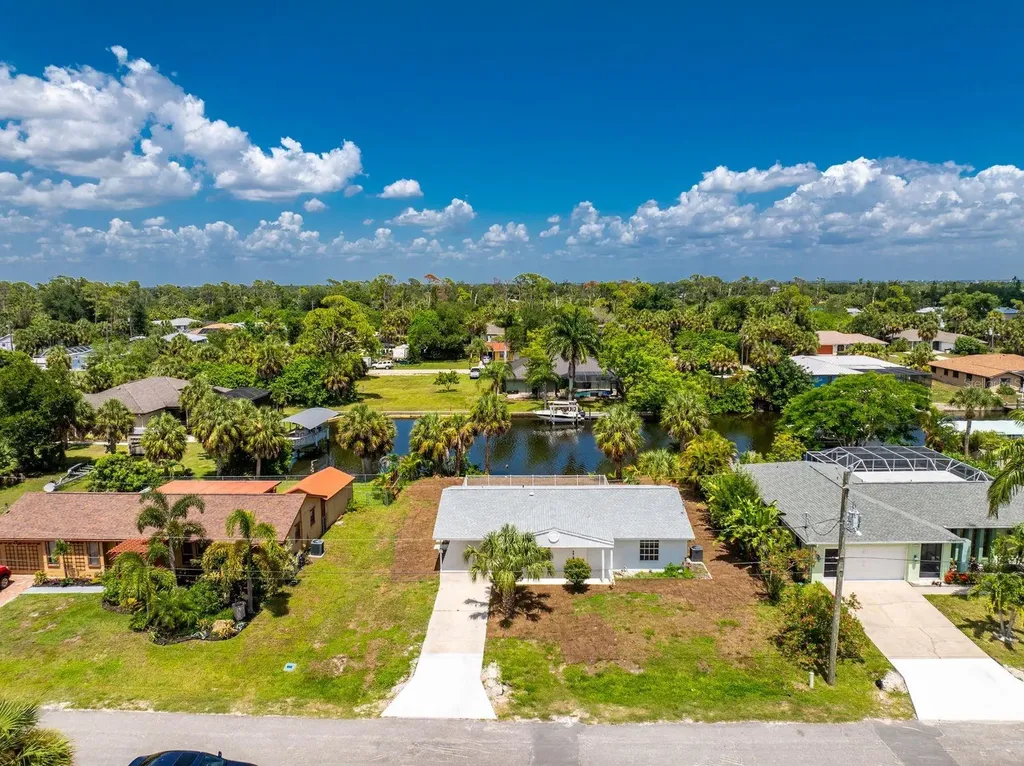 18321 Wolbrette Circle Port Charlotte FL 33948