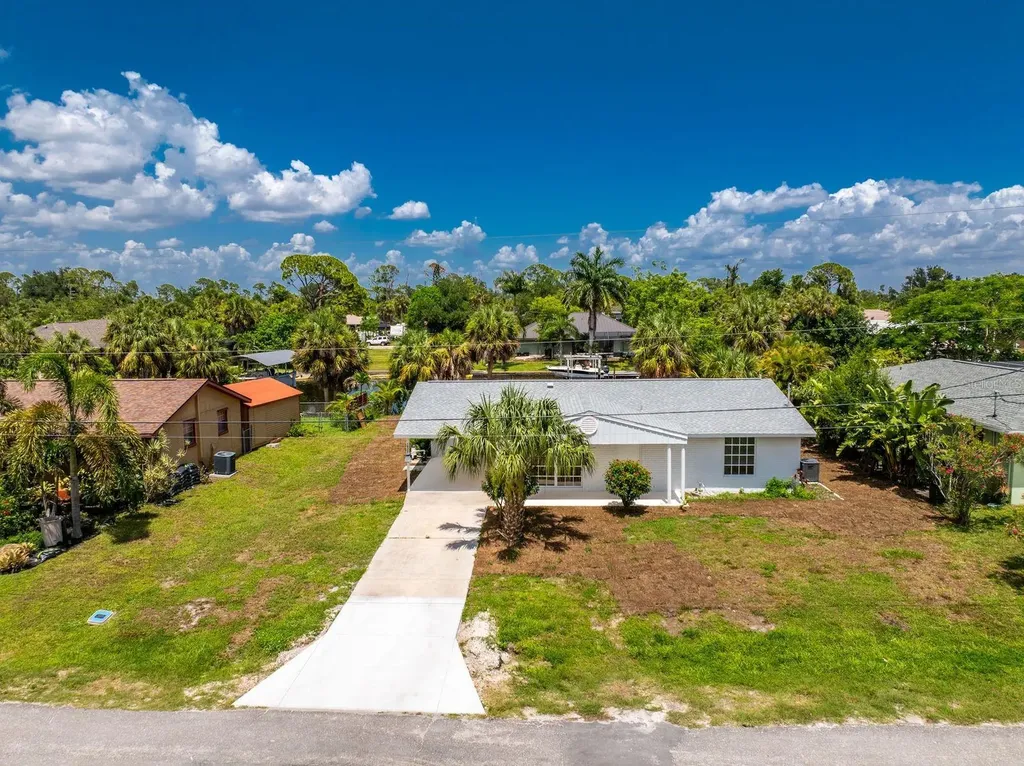 18321 Wolbrette Circle Port Charlotte FL 33948