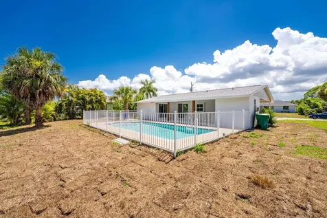 18321 Wolbrette Circle Port Charlotte FL 33948