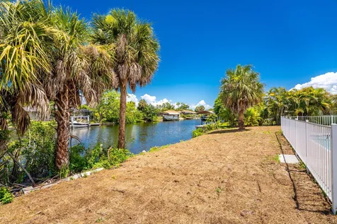 18321 Wolbrette Circle Port Charlotte FL 33948