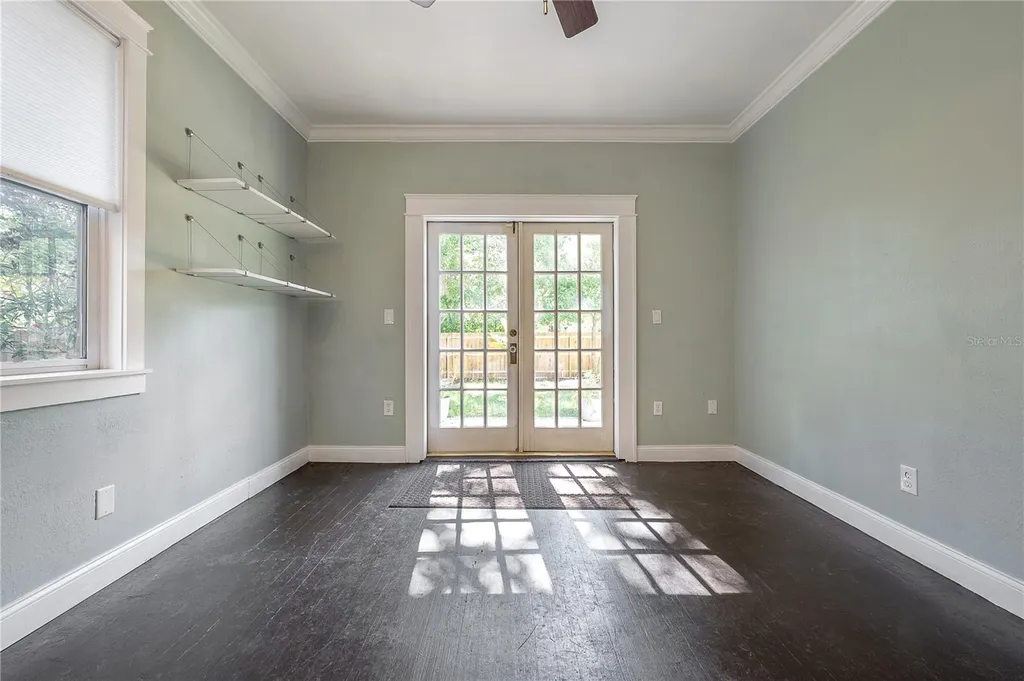 5207 N Suwanee Avenue Tampa FL 33603