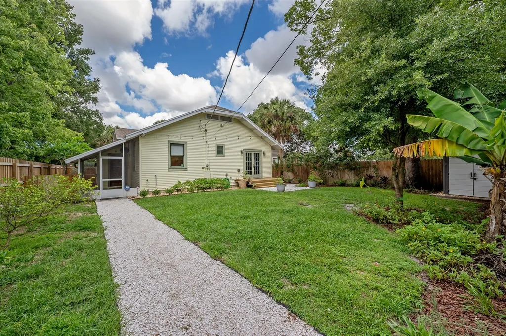 5207 N Suwanee Avenue Tampa FL 33603