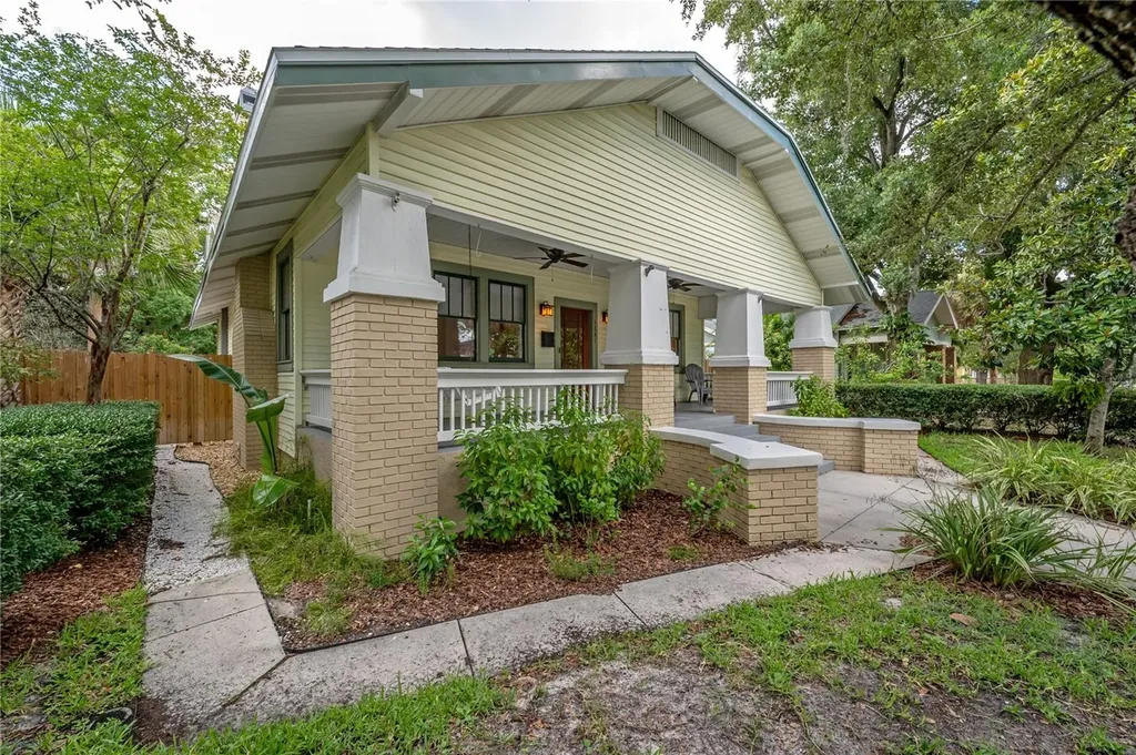5207 N Suwanee Avenue Tampa FL 33603