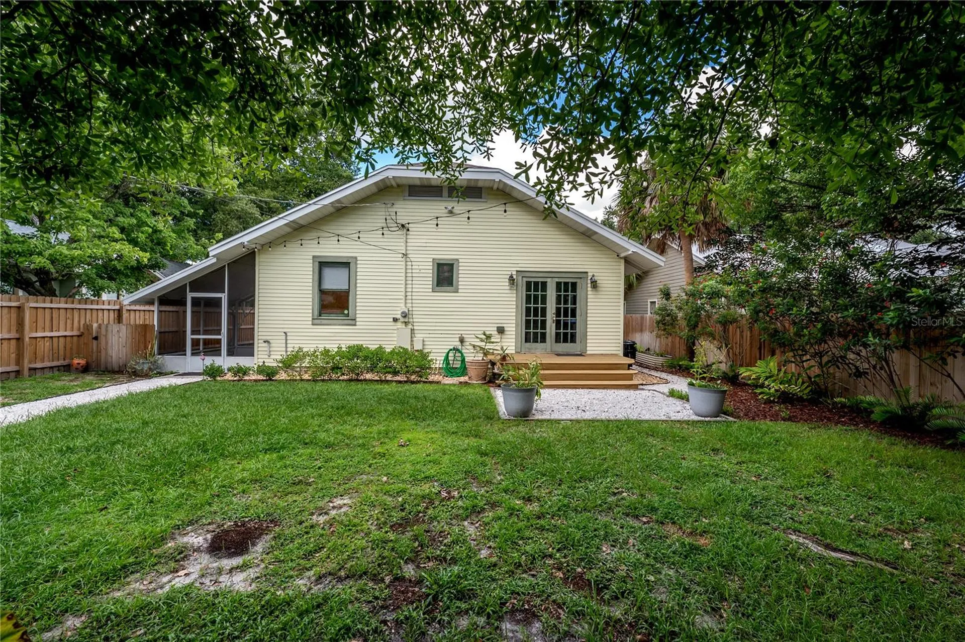 5207 N Suwanee Avenue Tampa FL 33603