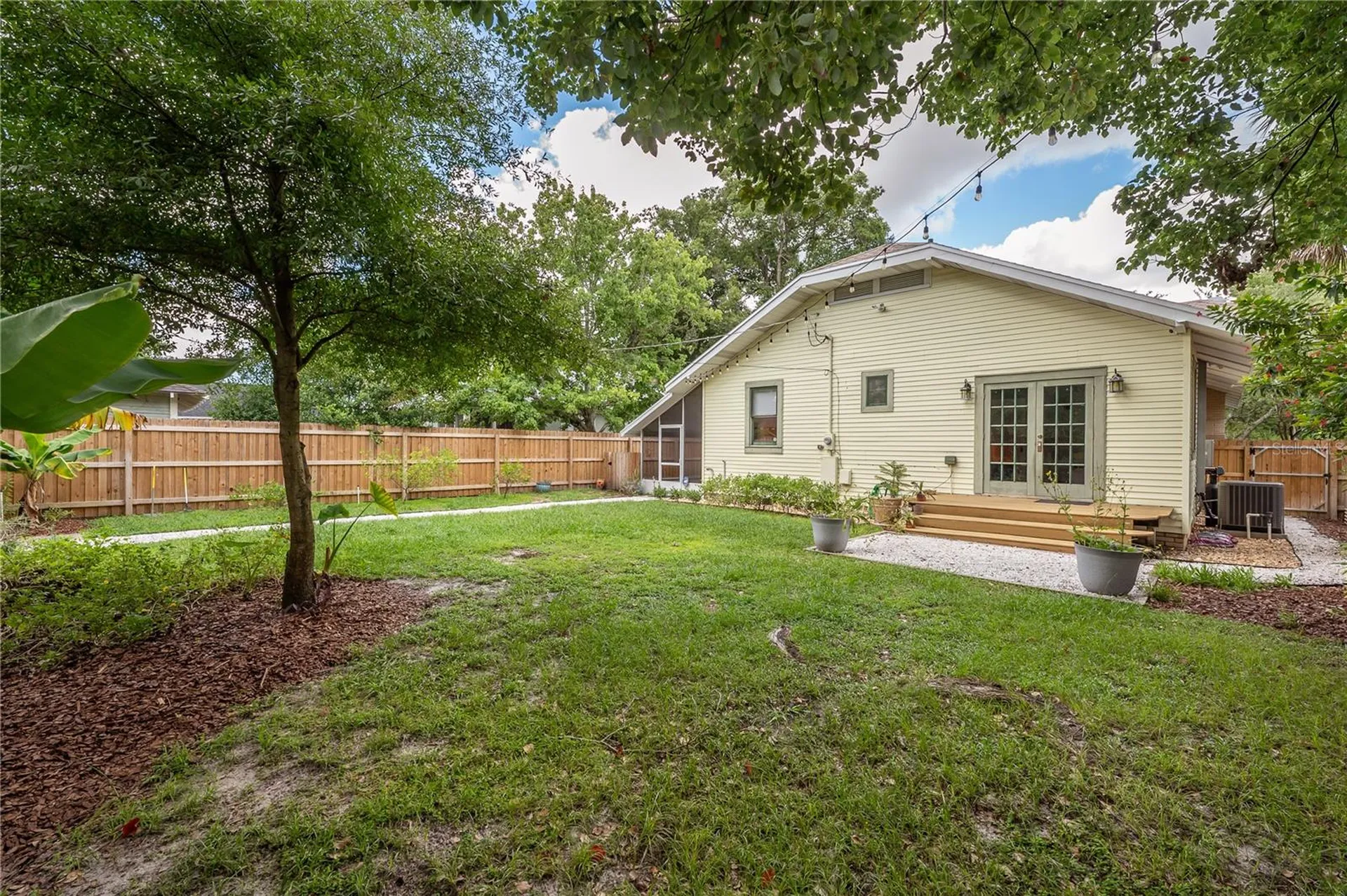 5207 N Suwanee Avenue Tampa FL 33603