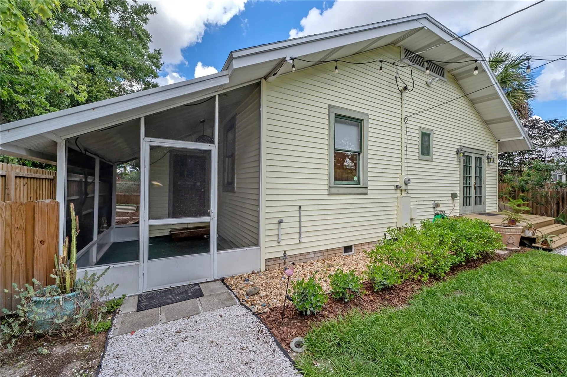 5207 N Suwanee Avenue Tampa FL 33603