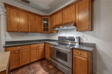 5207 N Suwanee Avenue Tampa FL 33603
