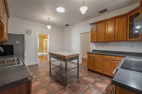 5207 N Suwanee Avenue Tampa FL 33603