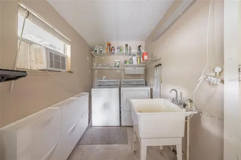 5207 N Suwanee Avenue Tampa FL 33603