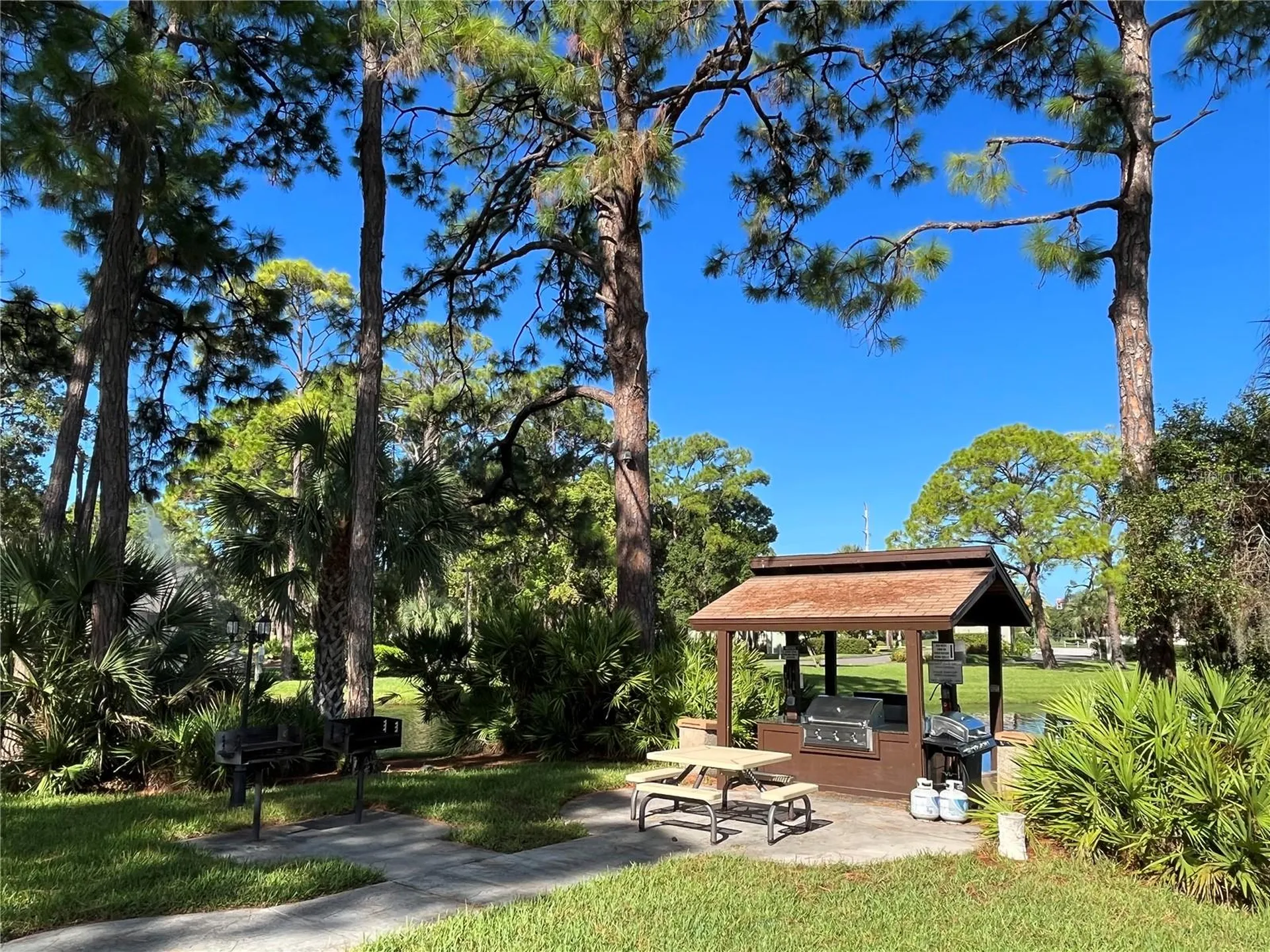 3637 Yellow Pine Court Sarasota FL 34238