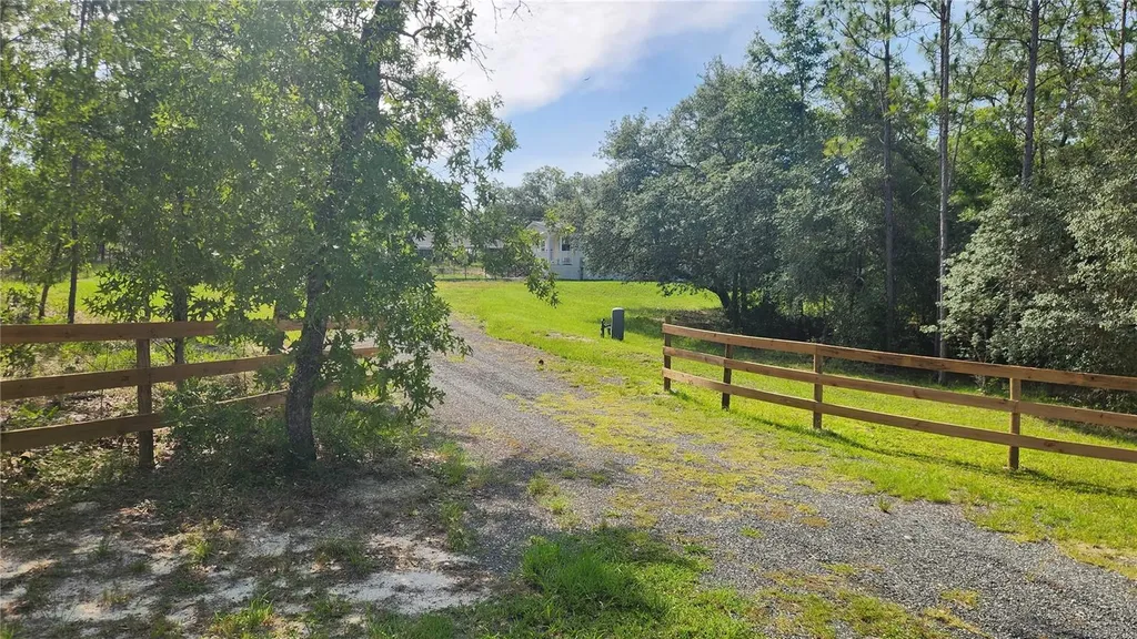 2251 SE 146th Circle Morriston FL 32668