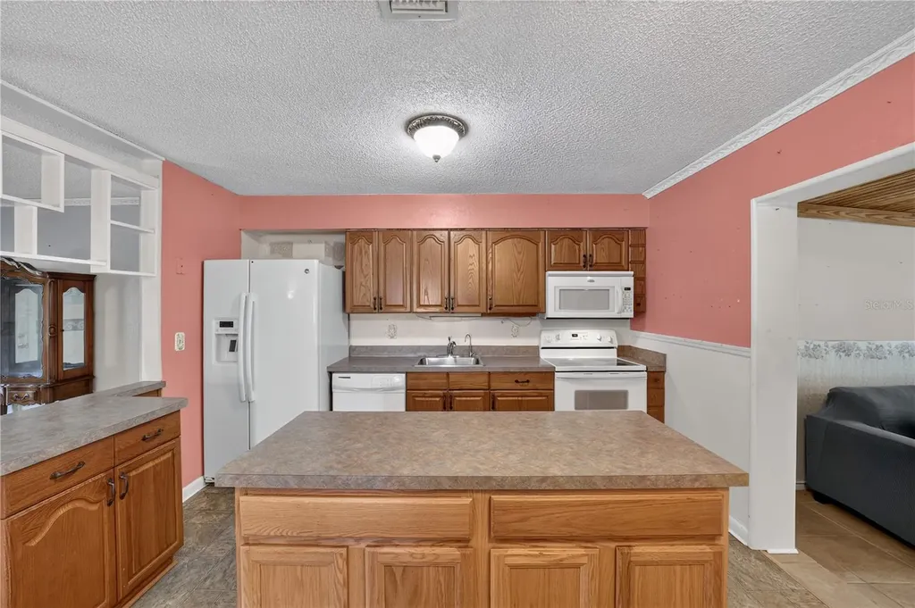 2875 NE 49th Street Ocala FL 34479