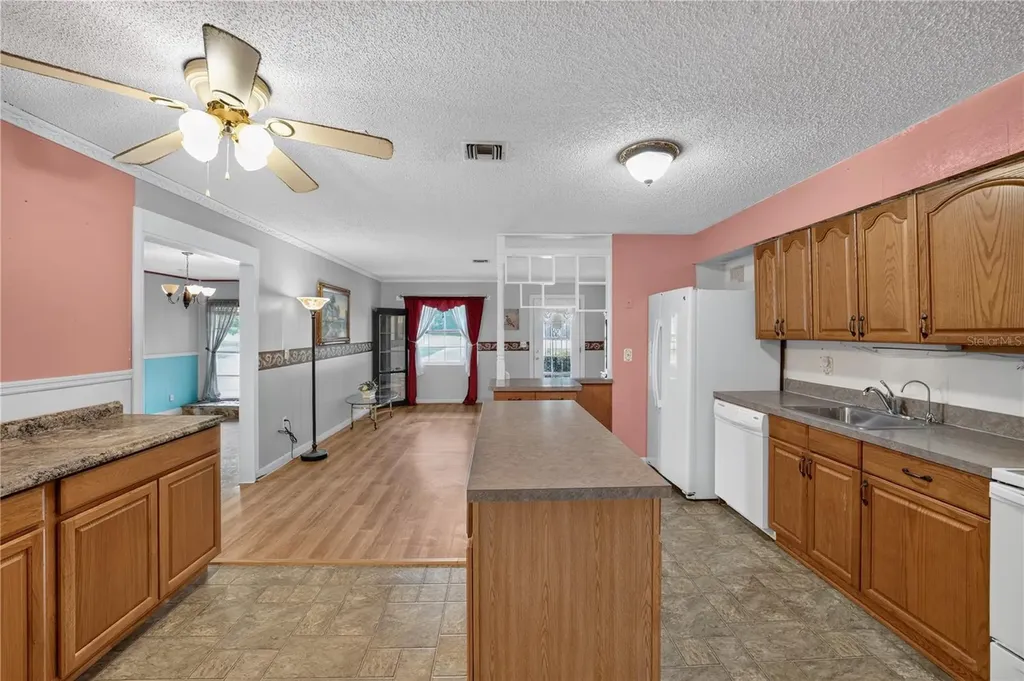 2875 NE 49th Street Ocala FL 34479