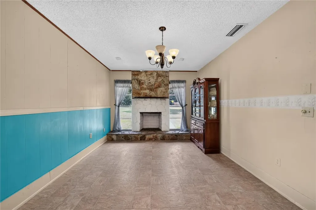 2875 NE 49th Street Ocala FL 34479