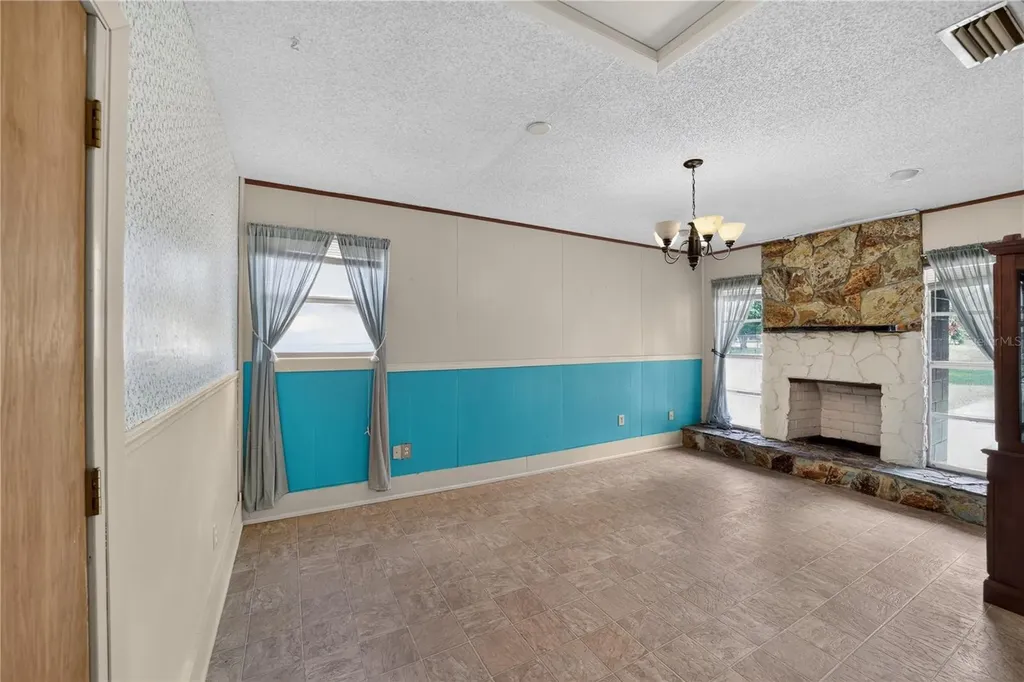 2875 NE 49th Street Ocala FL 34479