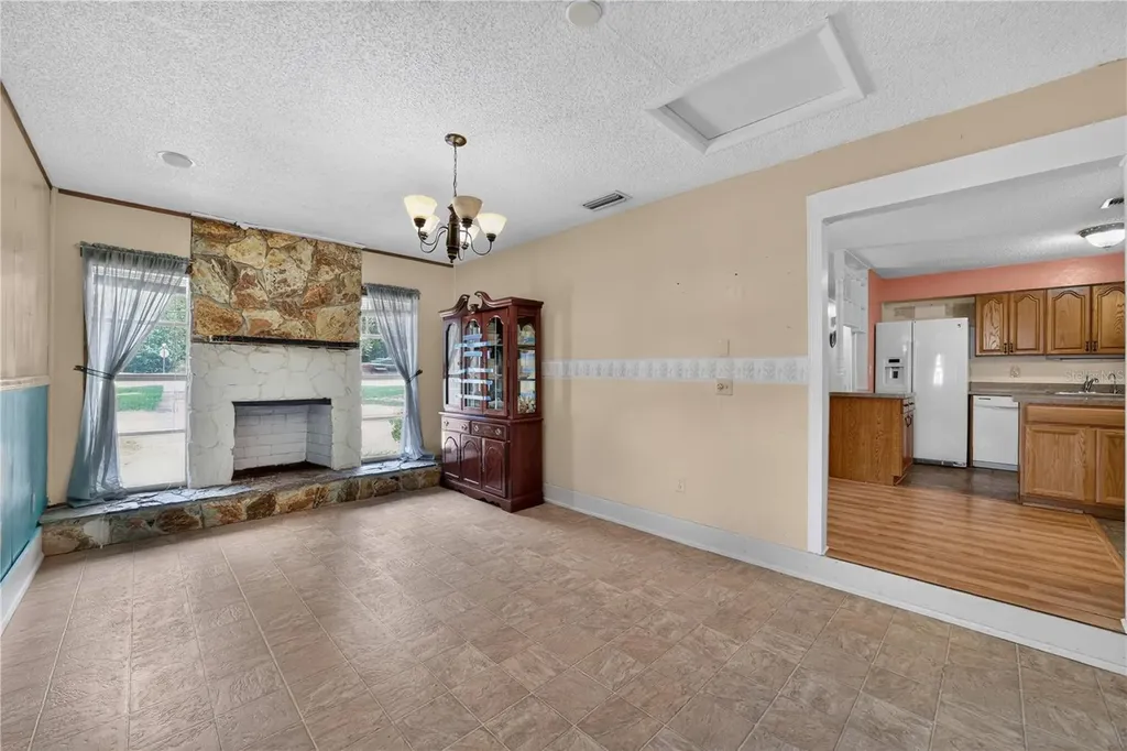 2875 NE 49th Street Ocala FL 34479
