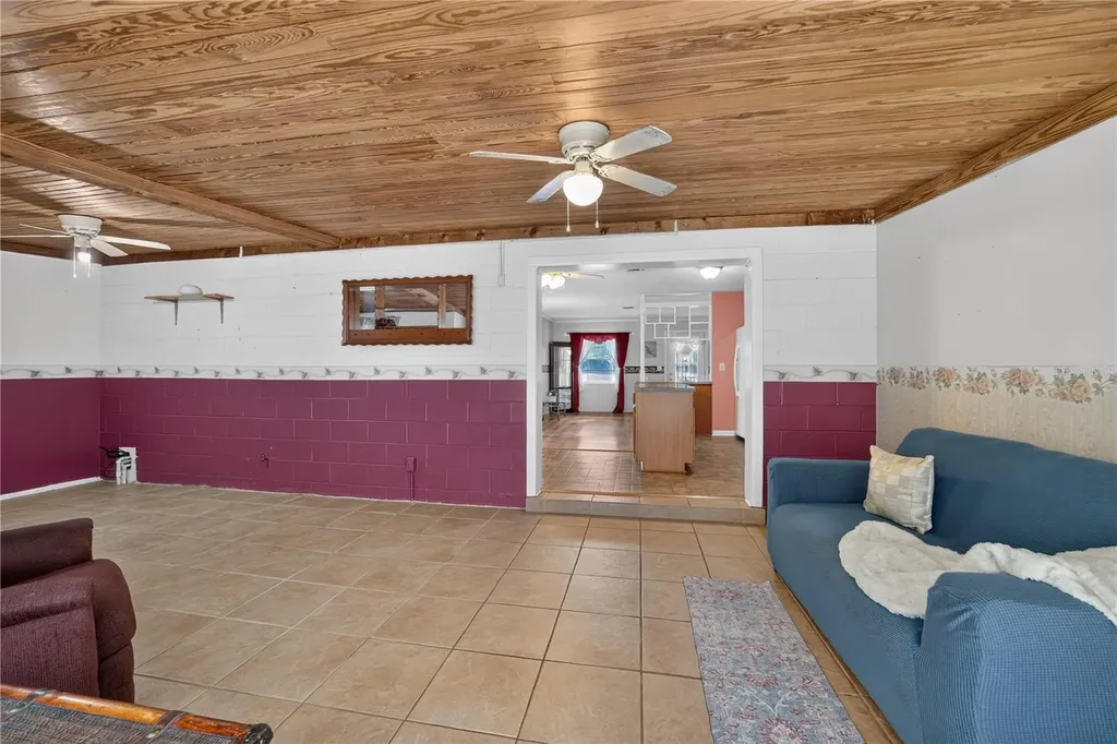 2875 NE 49th Street Ocala FL 34479